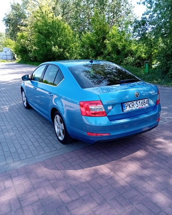 Skoda Octavia cena 37900 przebieg: 219000, rok produkcji 2014 z Piastów małe 154